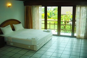 Thongpaeka Hotel