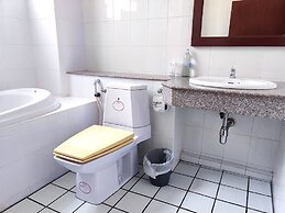 Thongpaeka Hotel