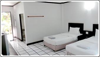 Thongpaeka Hotel