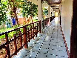 Thongpaeka Hotel