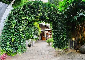 Thotupola Residence