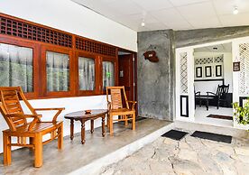 Thotupola Residence
