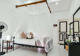 Thotupola Residence