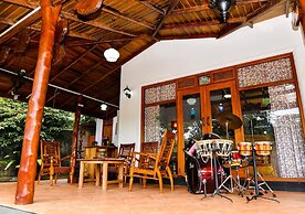 Thotupola Residence