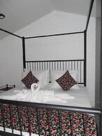 Thotupola Residence