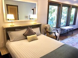 Davis Brook Retreat