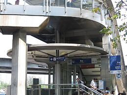 23 AVA at Saladaeng