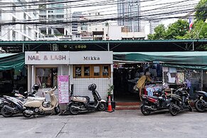 23 AVA at Saladaeng