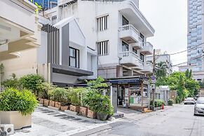 23 AVA at Saladaeng
