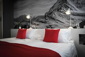 Home Swiss Hotel