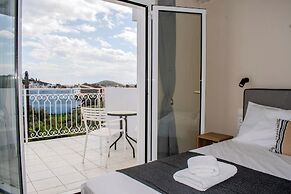 Eos Skiathos