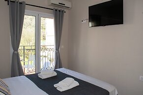 Eos Skiathos
