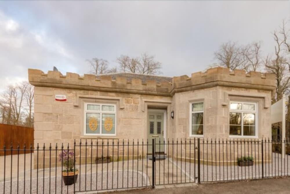 Crossbasket Castle Hotel & Restaurant
