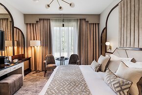 Crossbasket Castle Hotel & Restaurant