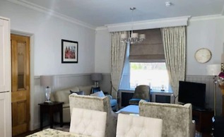 Crossbasket Castle Hotel & Restaurant