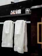 Crossbasket Castle Hotel & Restaurant