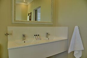 Thanda Manzi Country Hotel