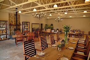 Thanda Manzi Country Hotel