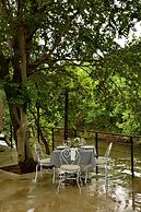 Thanda Manzi Country Hotel