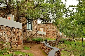 Thanda Manzi Country Hotel