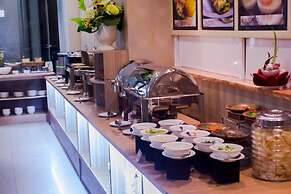 Grand Parama Hotel