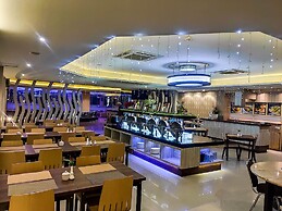 Grand Parama Hotel