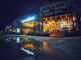 Lanta at Home
