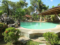 Alonaland Resort Apartelle