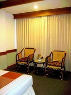 Raya Grand Hotel