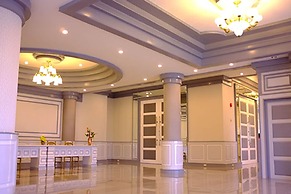 Raya Grand Hotel