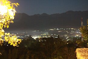 Chang Pai Hill - Adults Only