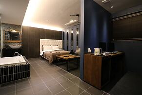 Ignis Hotel