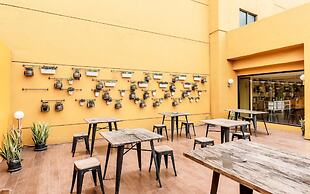 Yellow Bee Tangerang