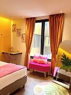 Yellow Bee Tangerang