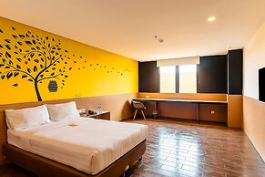 Yellow Bee Tangerang