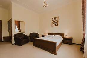 Hotel Cesarski