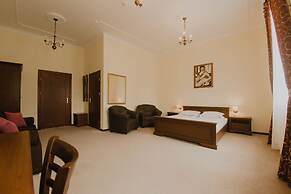 Hotel Cesarski