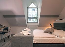 Check In Hotel