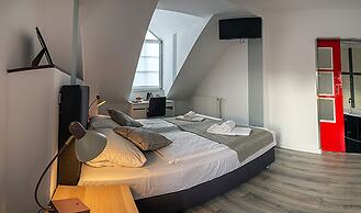 Check In Hotel