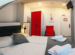 Check In Hotel