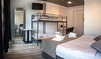 Check In Hotel