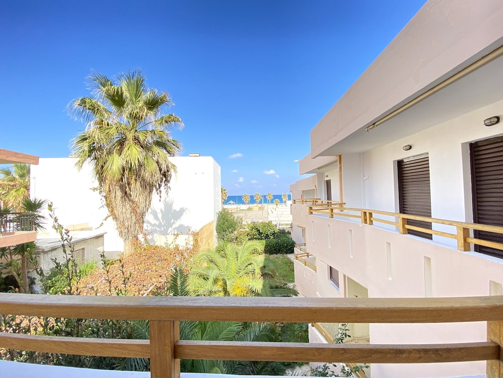 Domenica Apartments