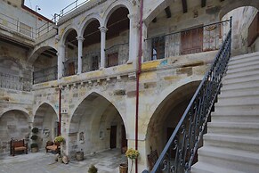 Aren Cave Hotel
