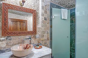 Aren Cave Hotel