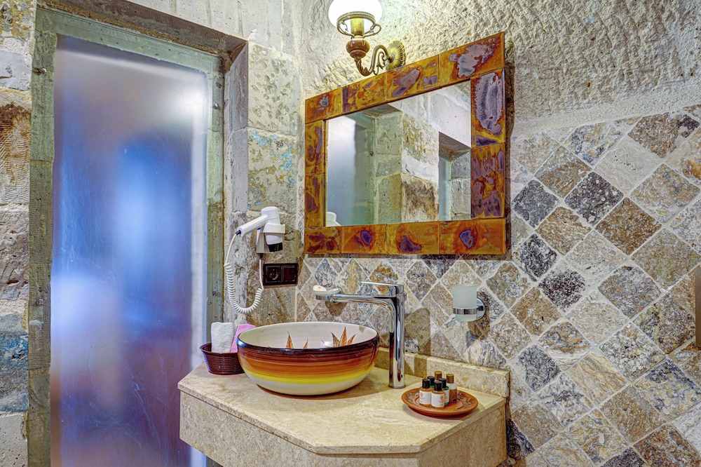 Aren Cave Hotel