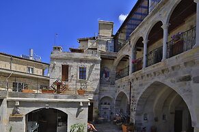 Aren Cave Hotel