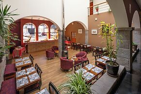 Hotel Mamasara