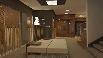 Majura Hotel