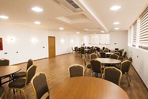 Majura Hotel