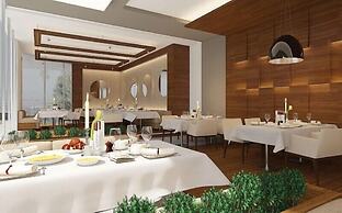 Majura Hotel